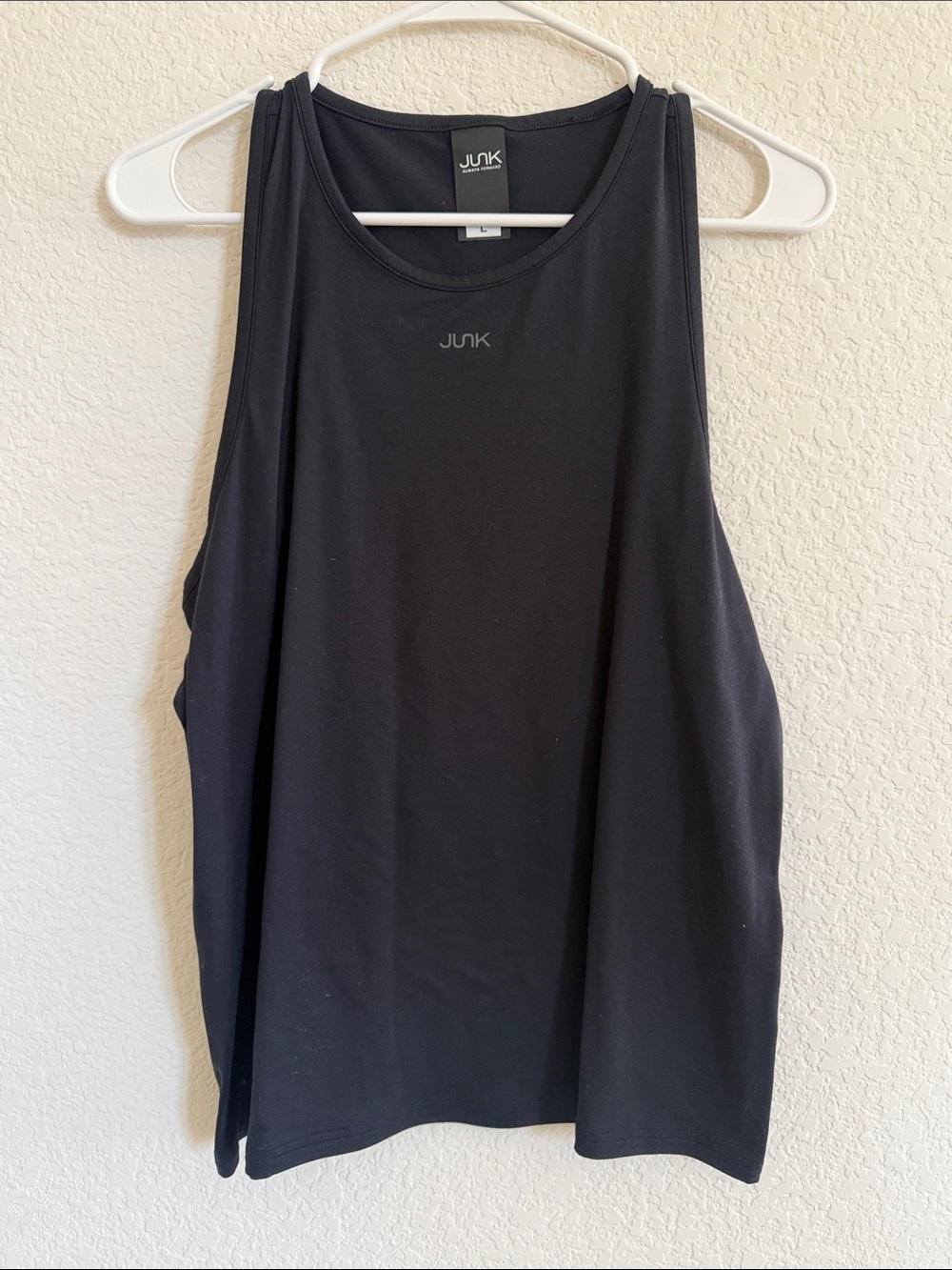 WOMEN'S BREAKTHROUGH TANK: ONYX BLACK